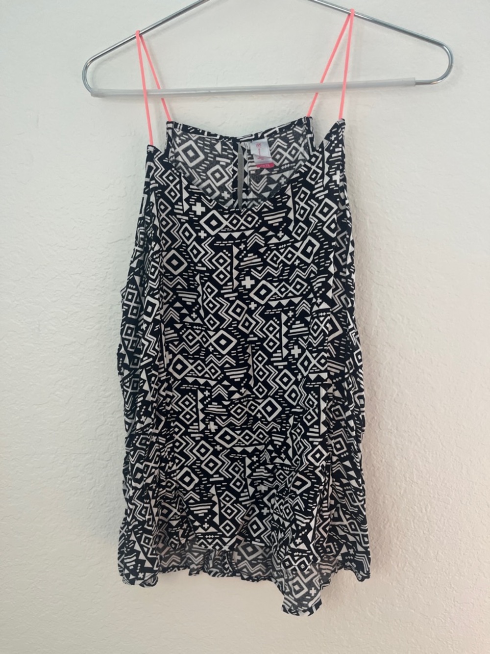 No boundaries Black & White Geometric Print Spaghetti Strap Tank